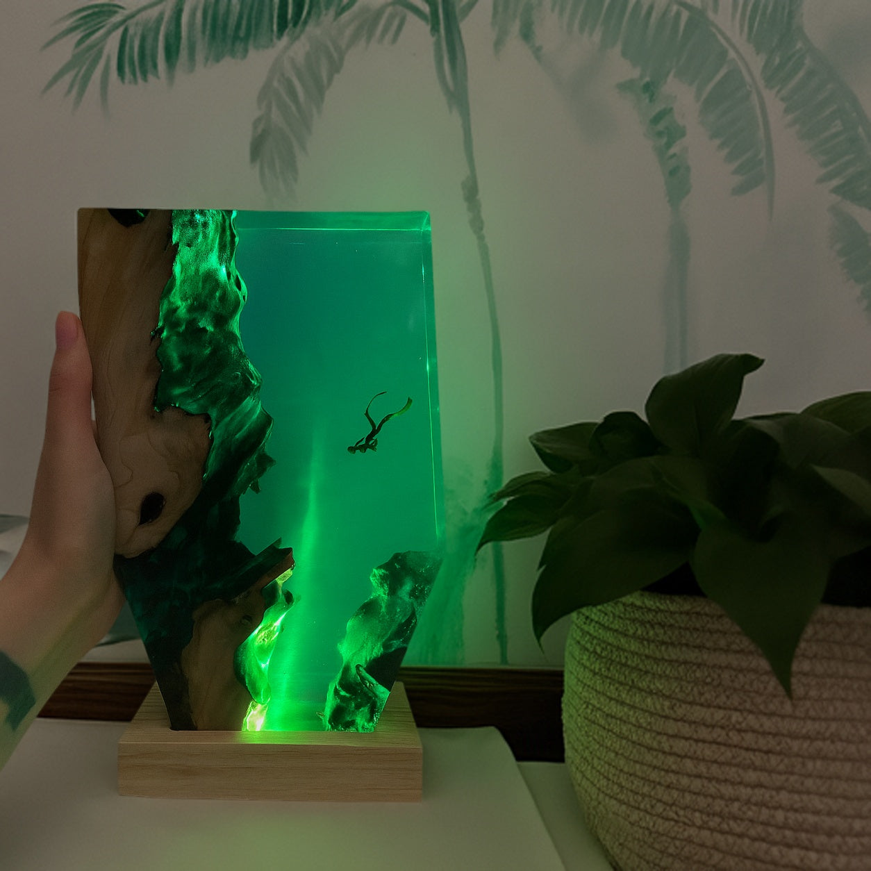 Handcrafted Resin Wood Diver Lamp – Ocean-Inspired Ambient Night Light